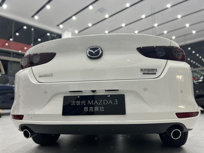 一汽马自达3／一汽马自达8