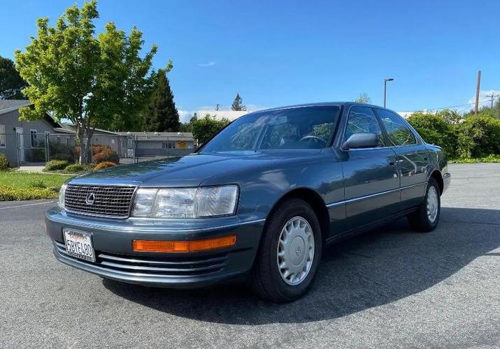 雷克萨斯ls400老款,1990年雷克萨斯ls400