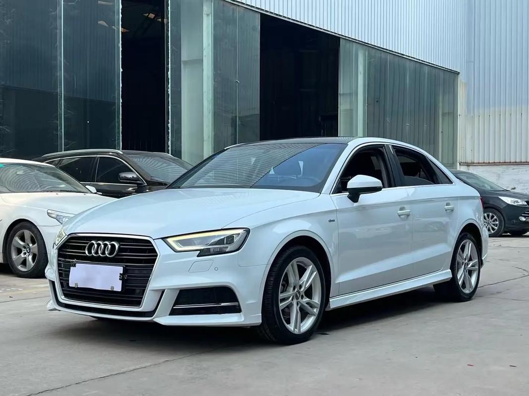 女士奥迪a3仙女版,奥迪a32020时尚款