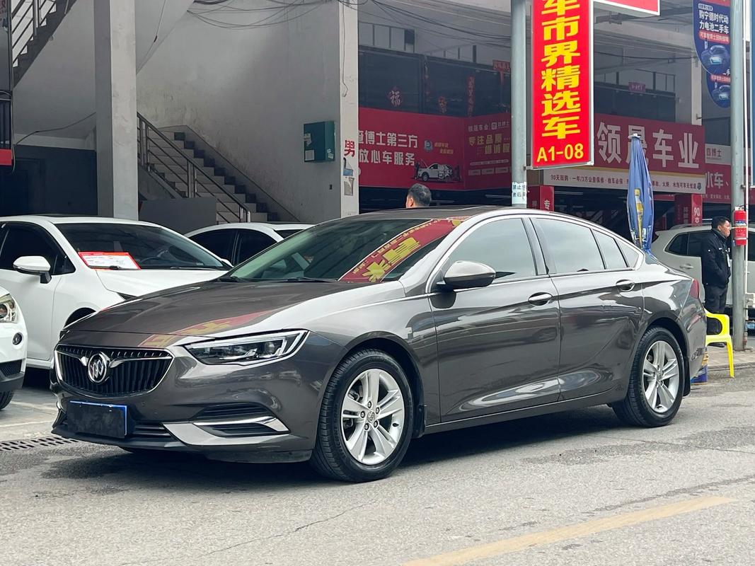 君威2019款报价及图片,2019新款君威15t豪华版图片