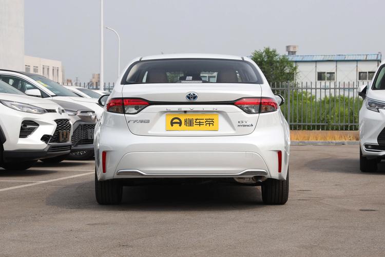 丰田混动轿车哪款好 丰田混动汽车哪款好