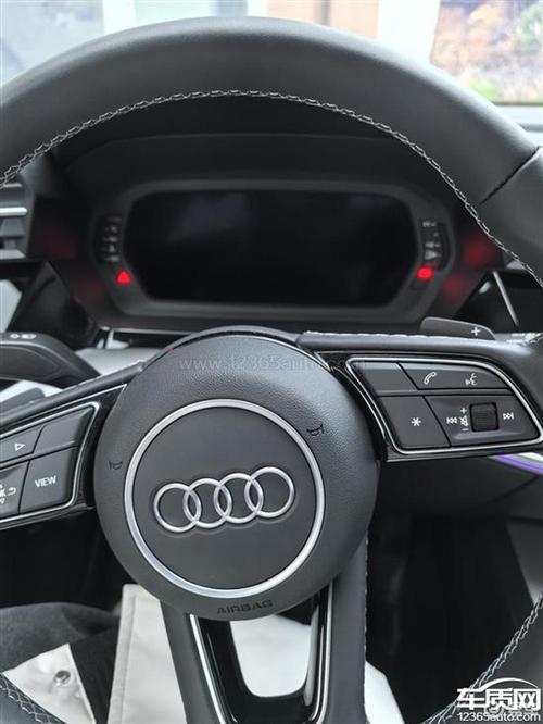 奥迪a3进口版 奥迪A3进口版 开着时间久了 一般就会黑屏 什么问题